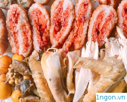 Gà ta bó xôi gấc ôm hạt sen